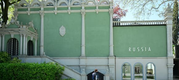 Córki Ławrowa i generała FSB przygotowują pawilon rosyjski