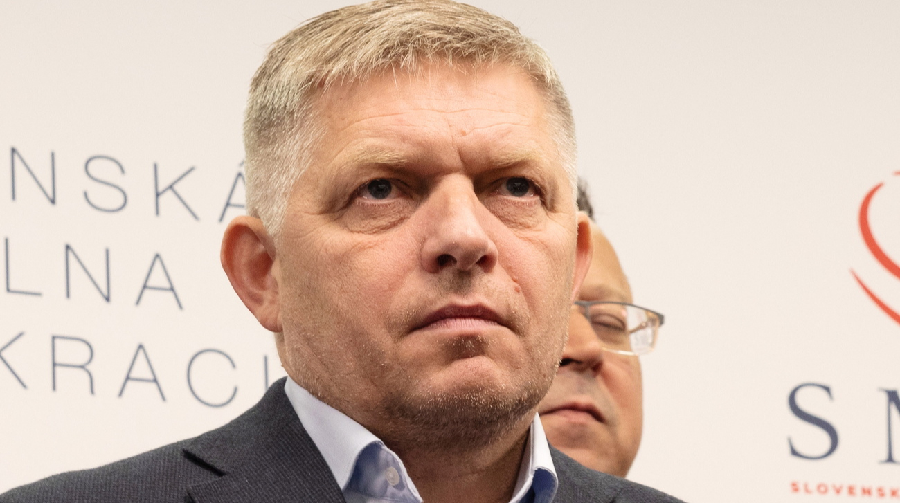Фіцо розслідують за держзраду через припинення допомоги Україні