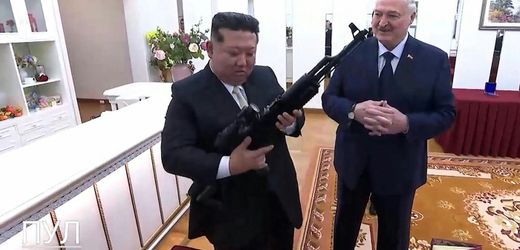 Lukaschenko besucht Kim Jong Un: Gewehr als Geschenk