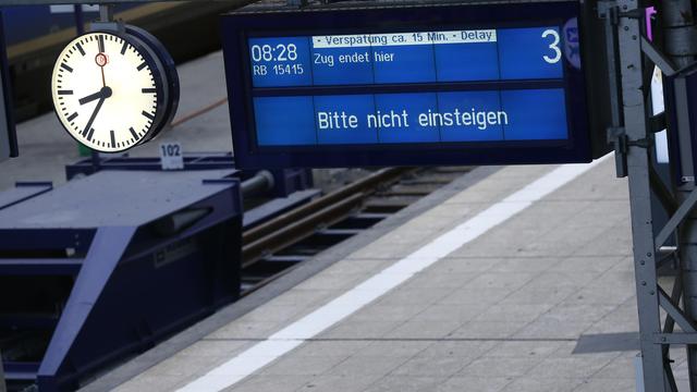 Schnieder warnt: Deutsche Bahn bedroht Demokratie