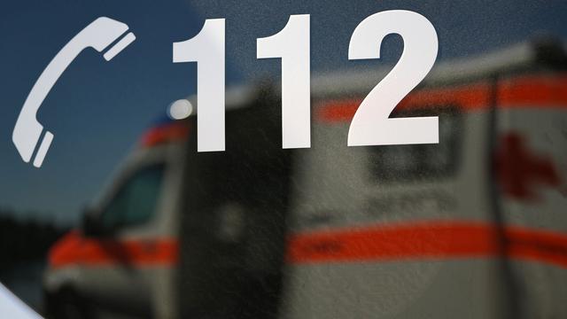 Autofahrer prallt gegen Strommast bei Schönbeck