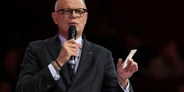 Édouard Philippe propose immigration choisie et normalisation