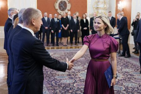 Mrázová ruší 15 pozic odborníků na bydlení na ministerstvu