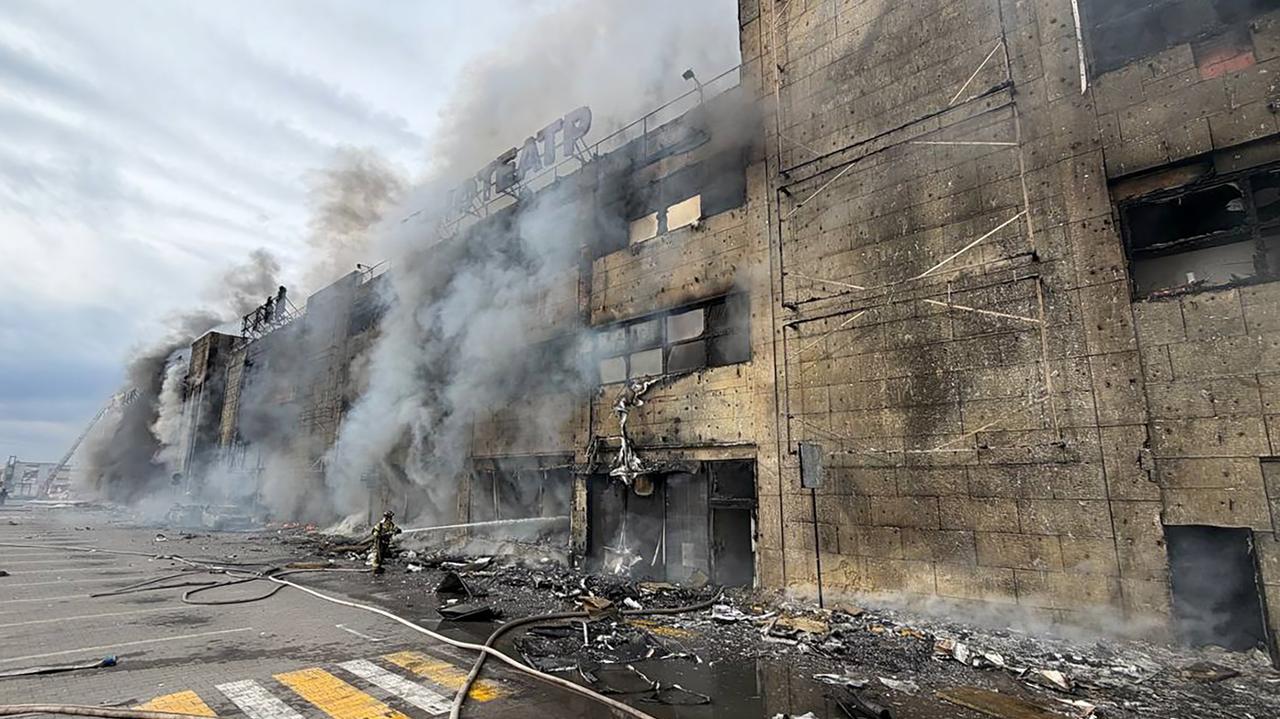 Królewiec: pożar centrum handlowego przy granicy z Polską