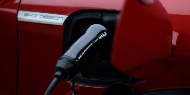 France accélère électrification et sortie hydrocarbures 2024